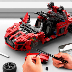 Audi R8 Spyder építőkészlet 1440 darabos, 1:14 méretarányban