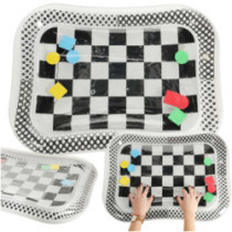 Vizes felfújható alátét kontraszt fekete és fehér sakktábla 65 cm x 50 cm